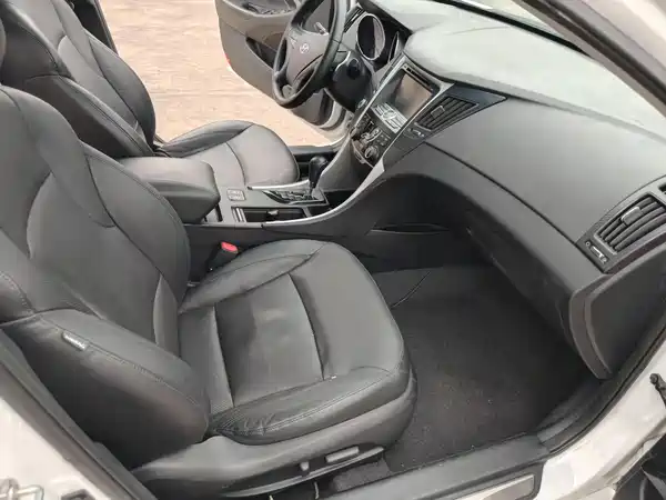 Hyundai Sonata 2013