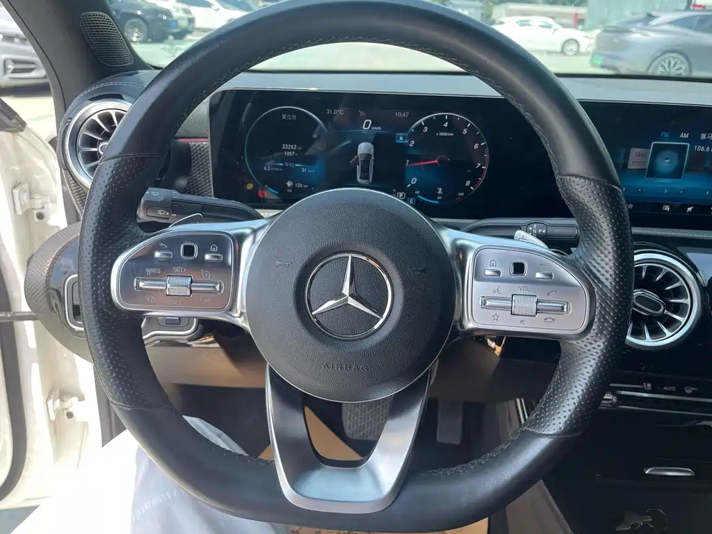 Mercedes-Benz A-Class 2022 — фото 8
