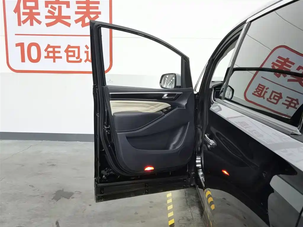 GAC Motor Trumpchi M8 2022 — фото 8