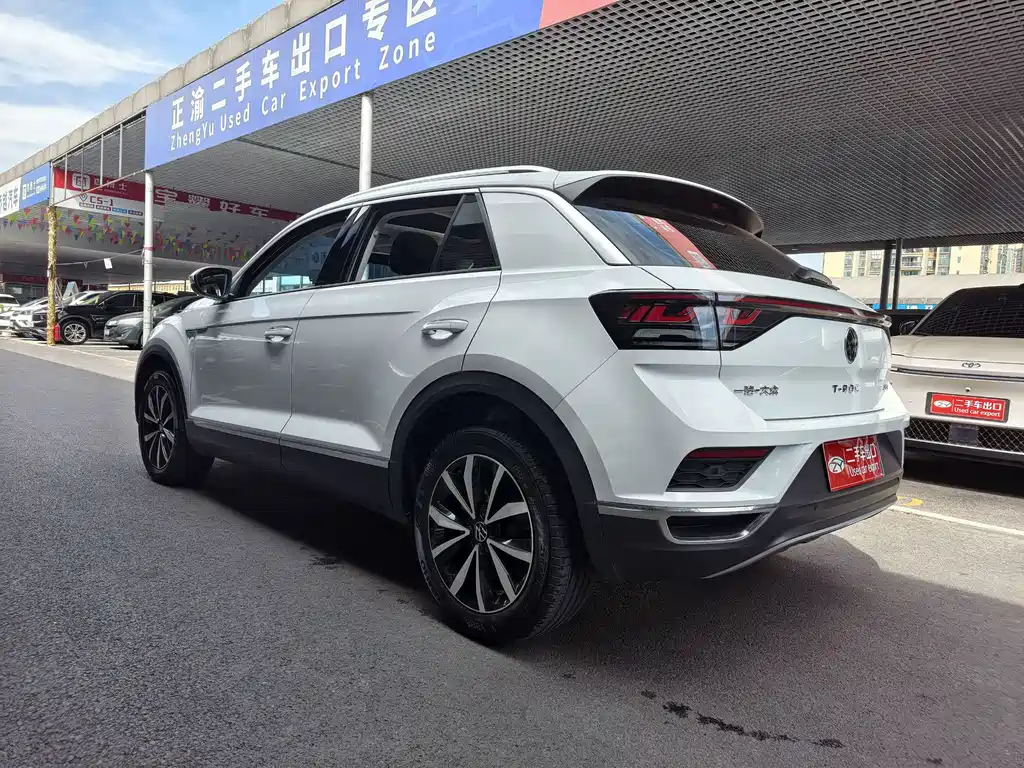 Volkswagen T-Roc 2023 — фото 8