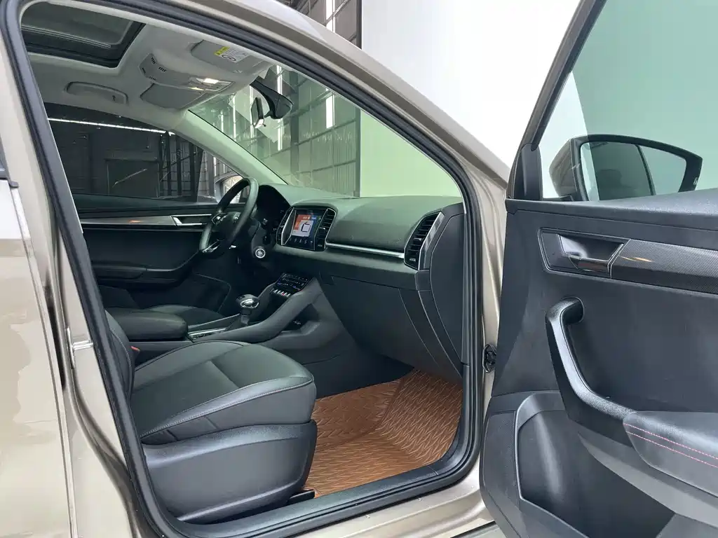 Skoda Karoq 2023 — фото 28