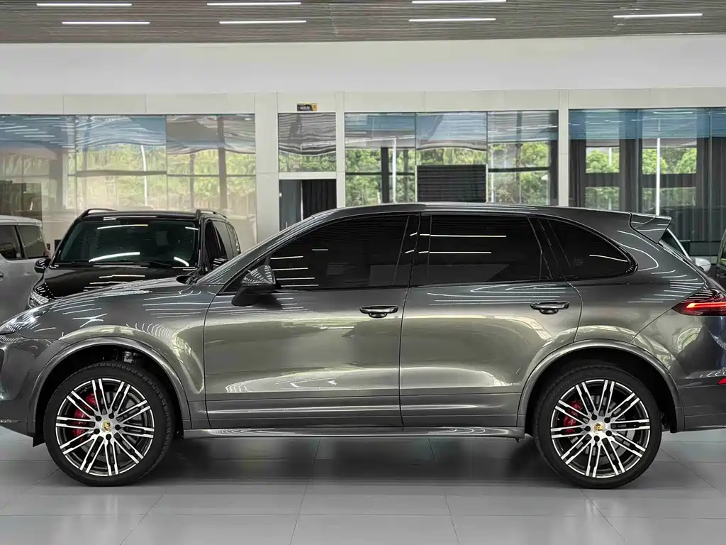 Porsche Cayenne 2016 — фото 4