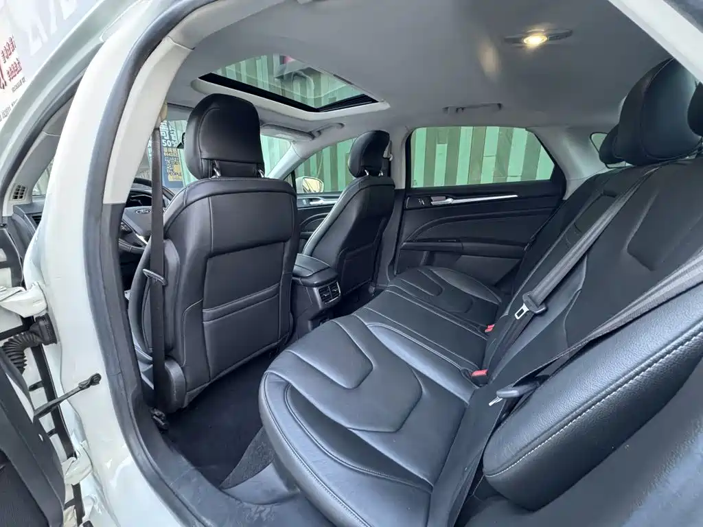 Ford Mondeo 2015 — фото 15