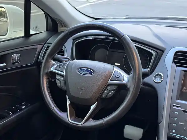 Ford Mondeo 2015