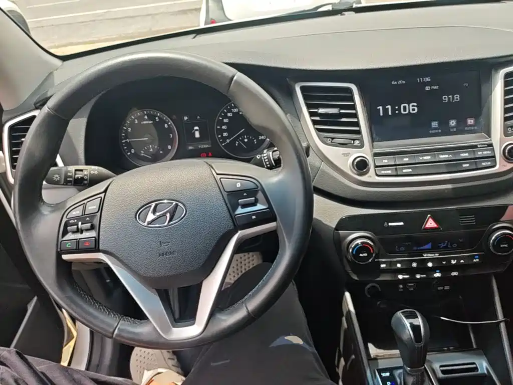 Hyundai Tucson 2017 — фото 10