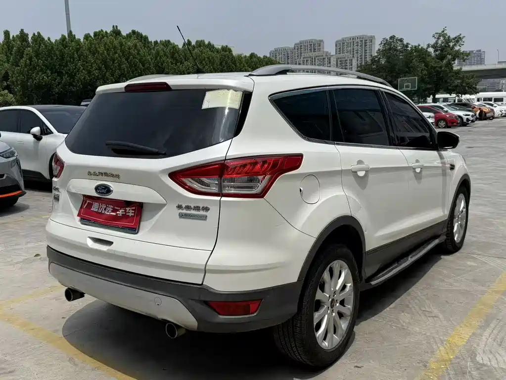 Ford Kuga 2016 — фото 16