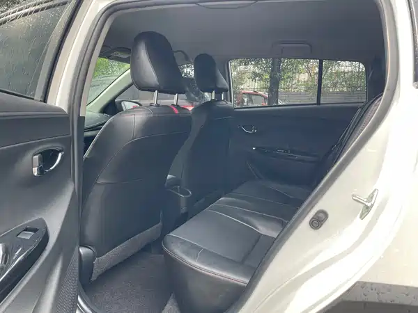 Toyota Yaris L 2022