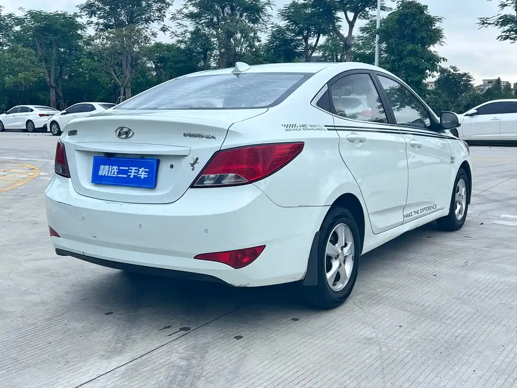 Hyundai Verna 2016 — фото 11