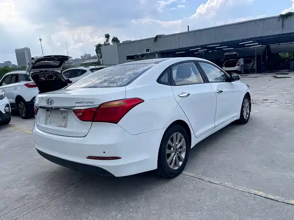 Hyundai Mistra 2015