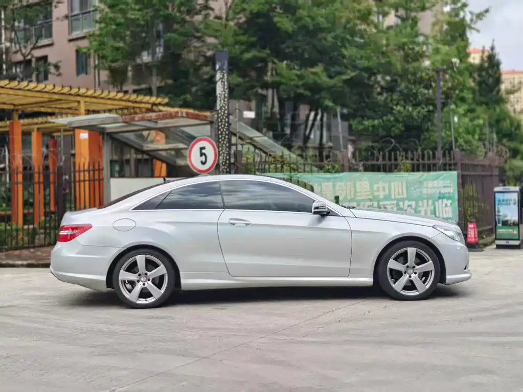 Mercedes-Benz E-Class 2013 — фото 12