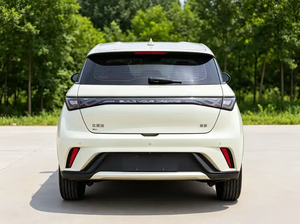 BYD Dolphin 2025
