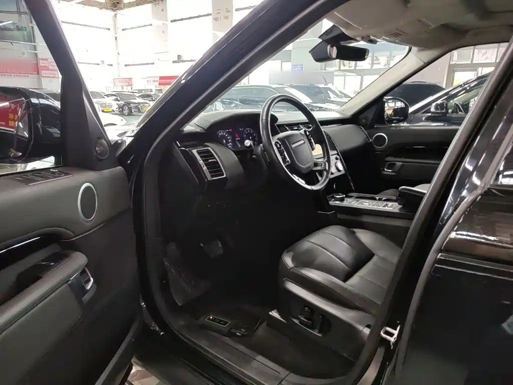 Land Rover Discovery 2020 — фото 16