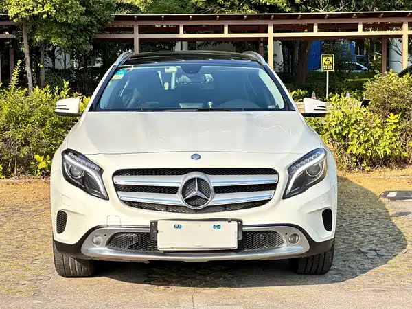 Mercedes-Benz GLA 2015