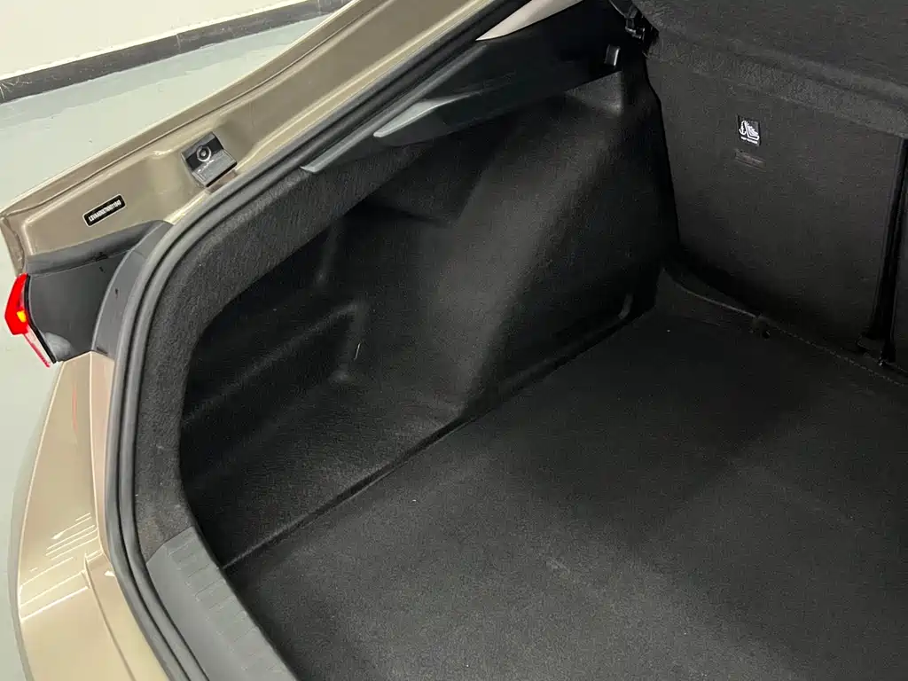 Skoda Octavia 2022 — фото 23