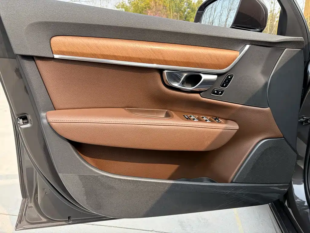 Volvo S90 2022 — фото 16