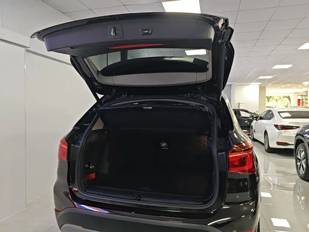 BMW X1 2018 — фото 15