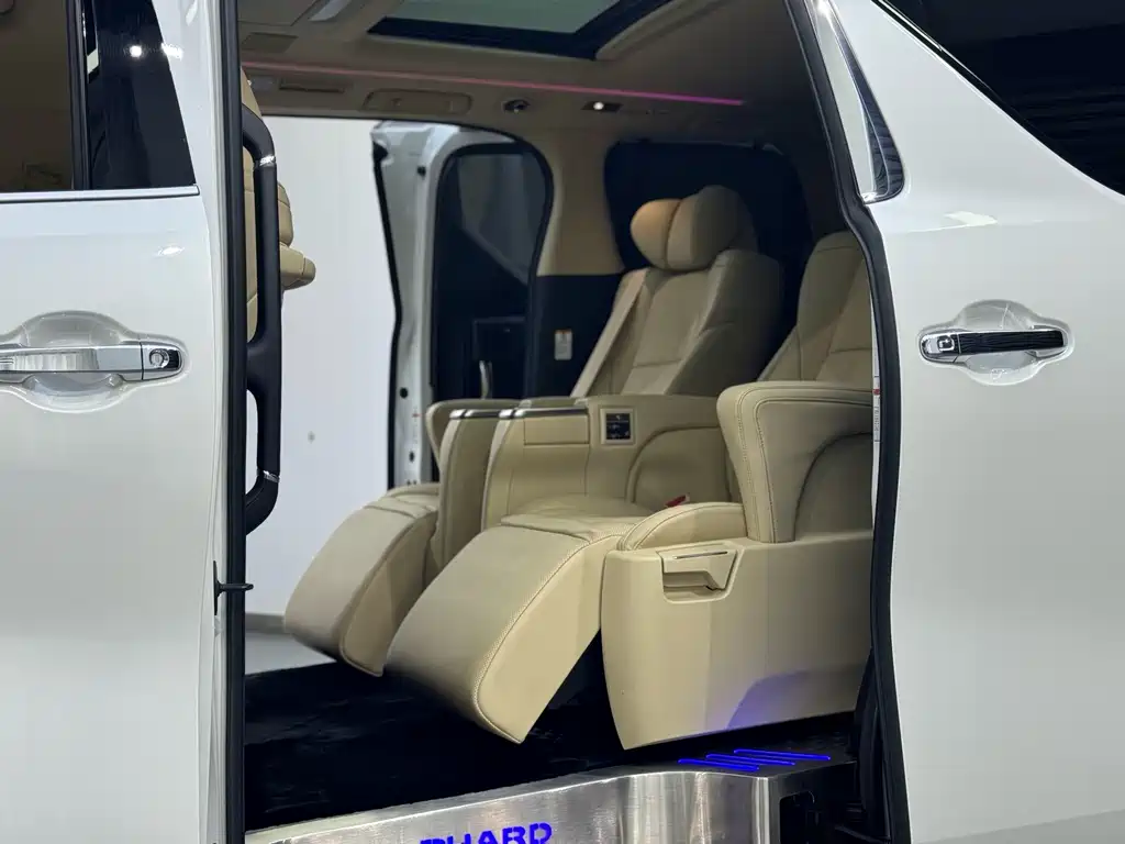 Toyota Alphard 2019 — фото 6