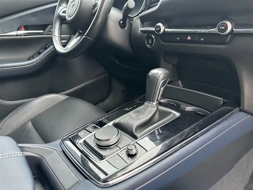 Mazda CX-30 2021 — фото 18