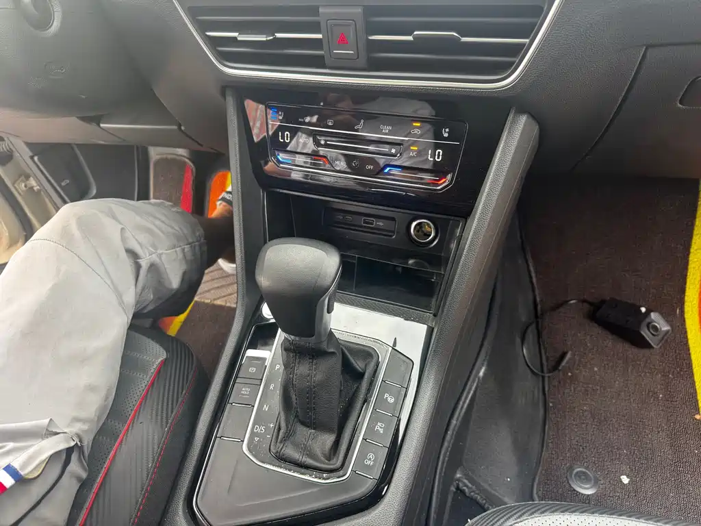 Volkswagen Tiguan L 2023