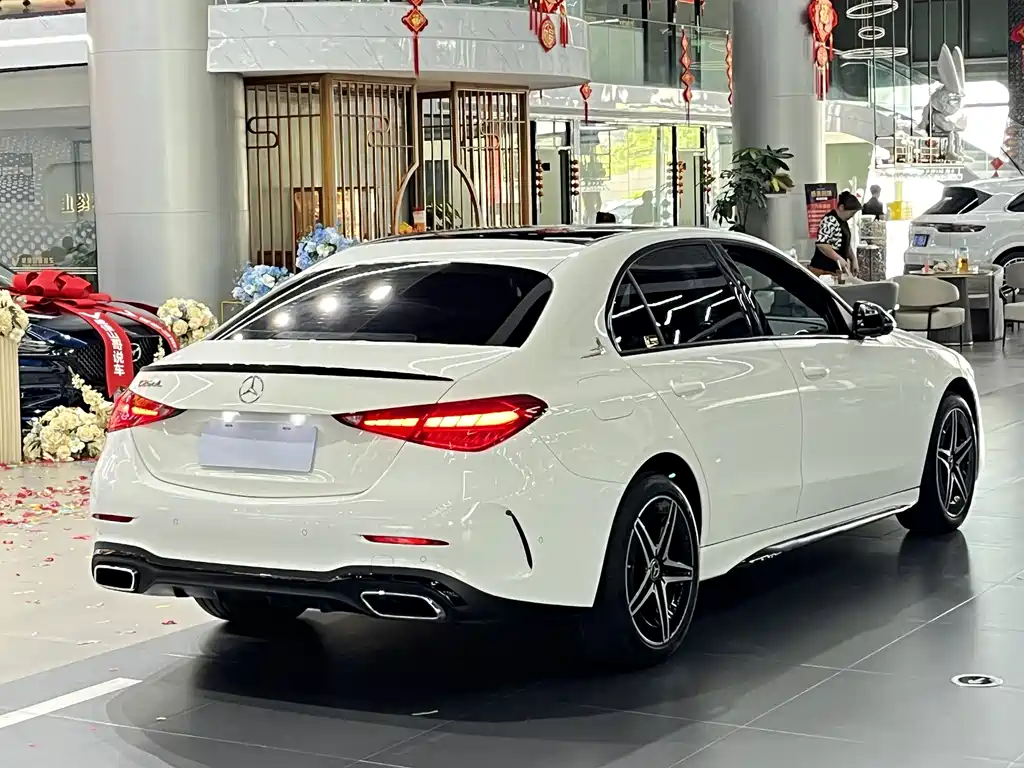 Mercedes-Benz C-Class 2024