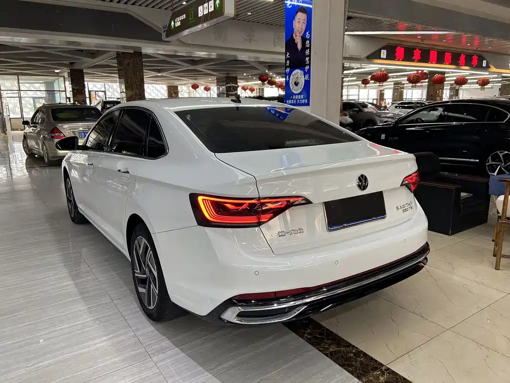 Volkswagen Sagitar 2022