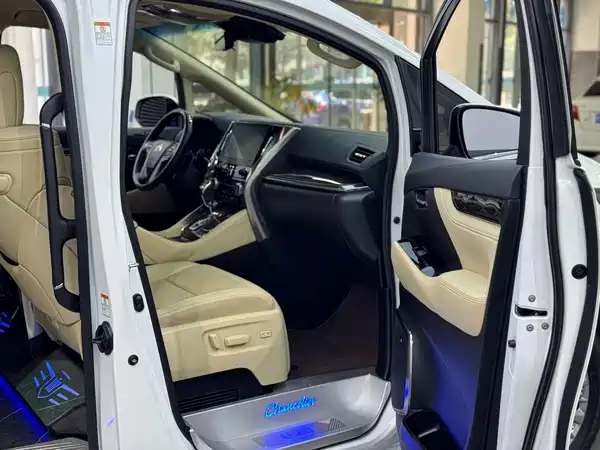 Toyota Alphard 2022