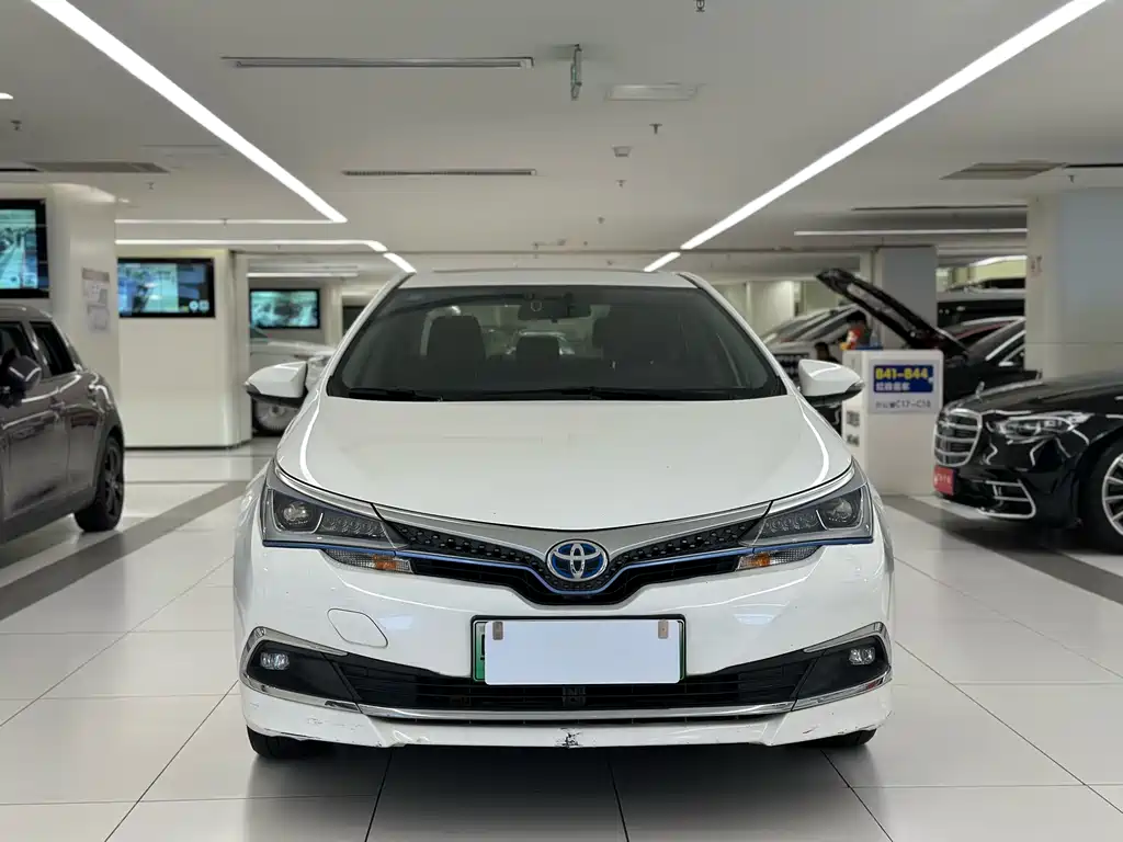Toyota Corolla Hybrid 2019 — фото 2