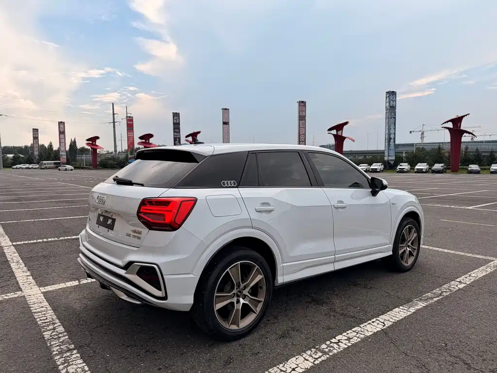 Audi Q2L 2022