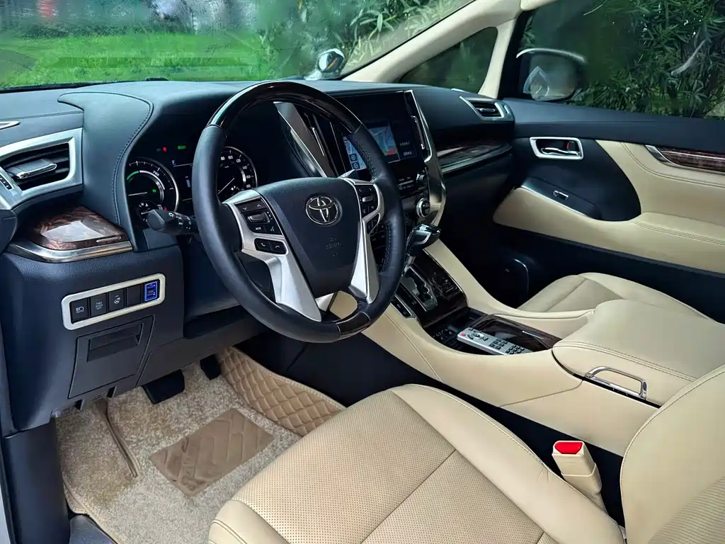 Toyota Vellfire 2023 — фото 11