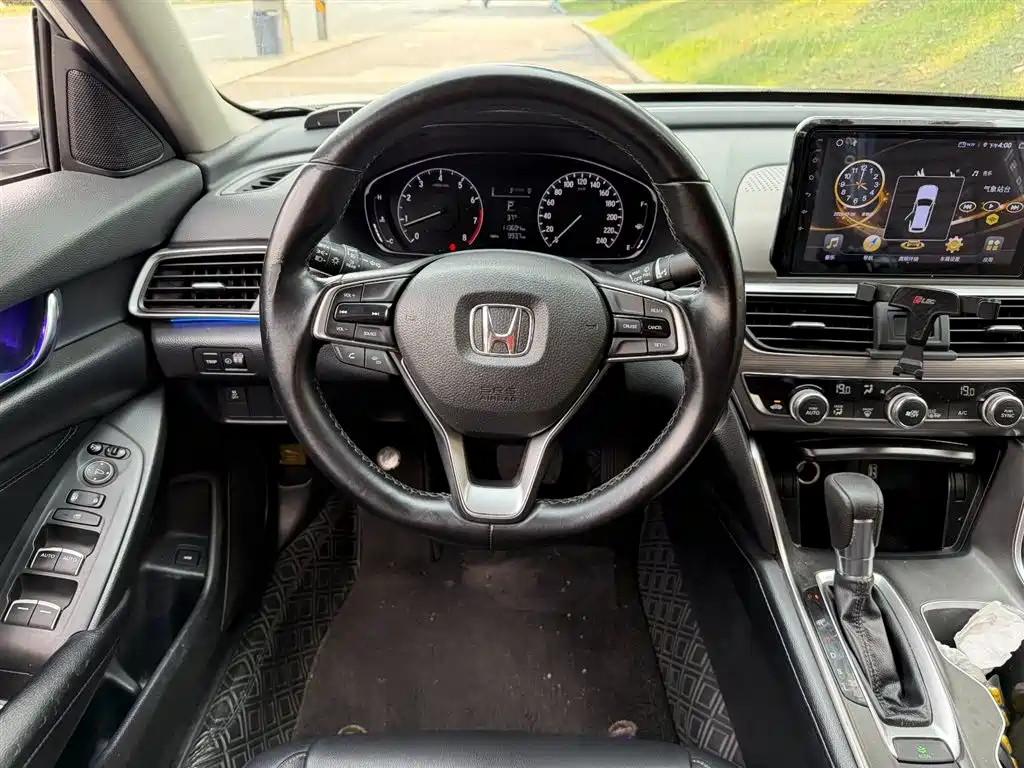 Honda Accord 2018 — фото 14
