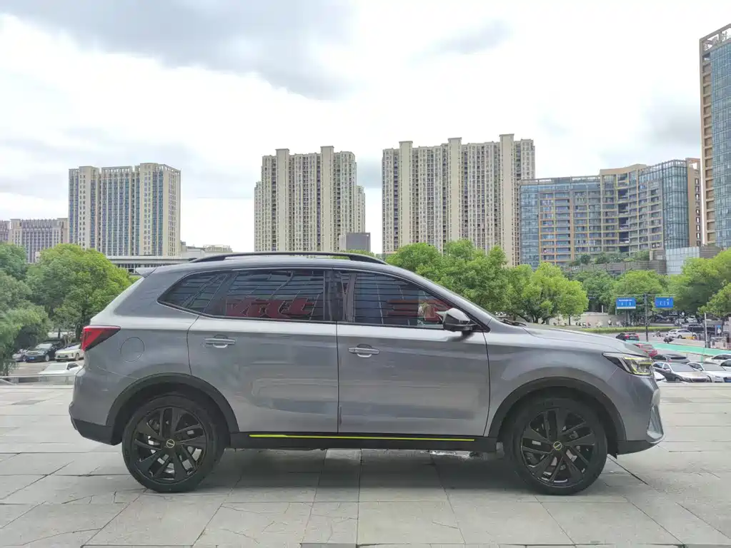 Roewe RX5 New Energy 2021 — фото 13