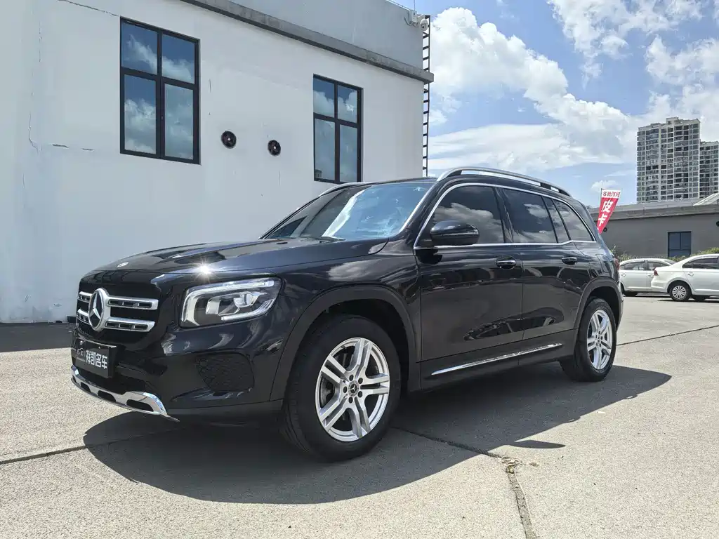Mercedes-Benz GLB 2023