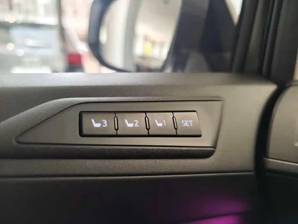 Toyota Vellfire 2021 — фото 12