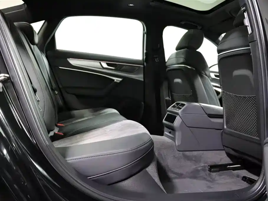 Audi A6L 2022