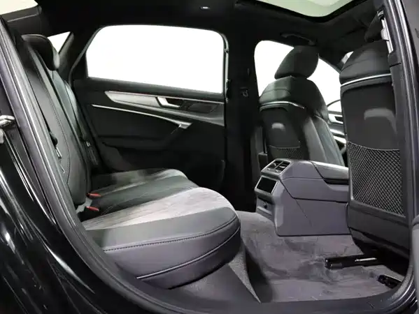 Audi A6L 2022