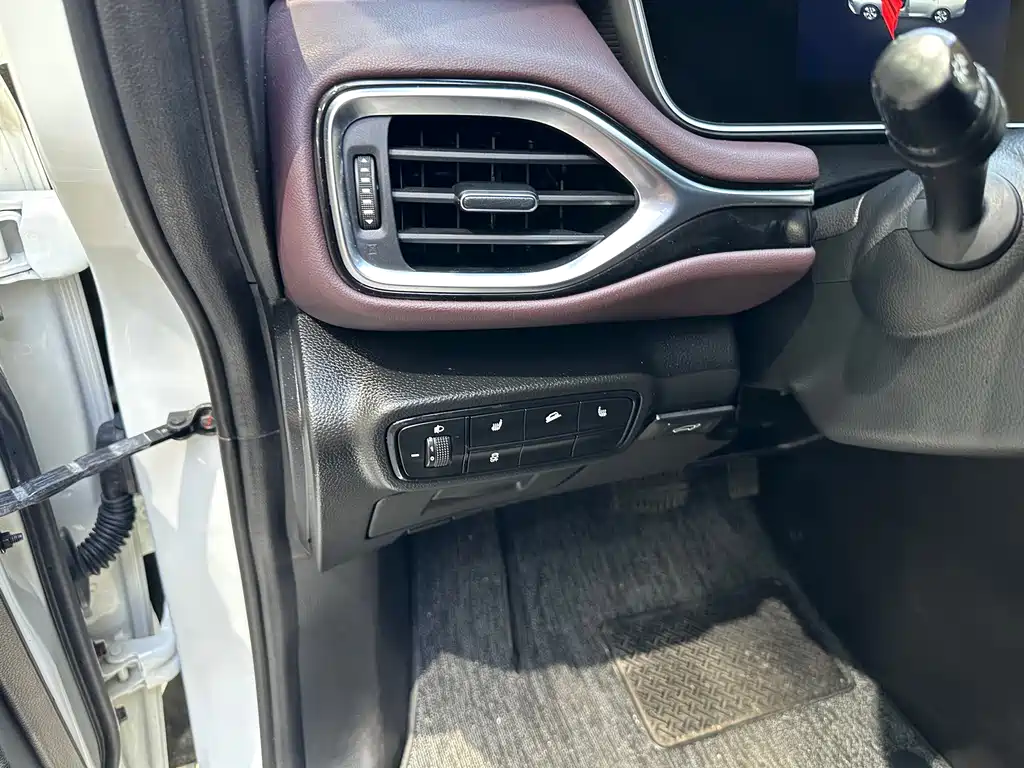 GAC Trumpchi M6 2021 — фото 13