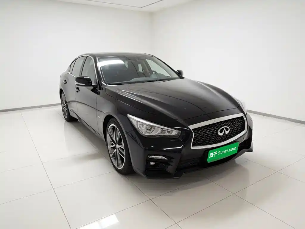 Infiniti Q50 2015