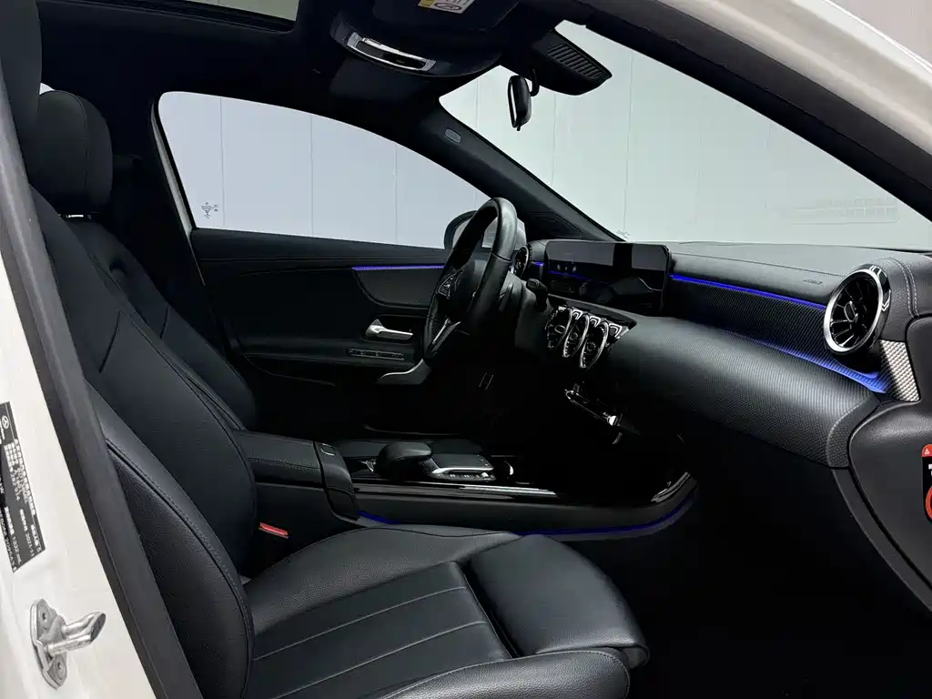 Mercedes-Benz A-Class 2022 — фото 10