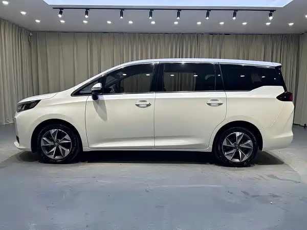 GAC Trumpchi M6 2021