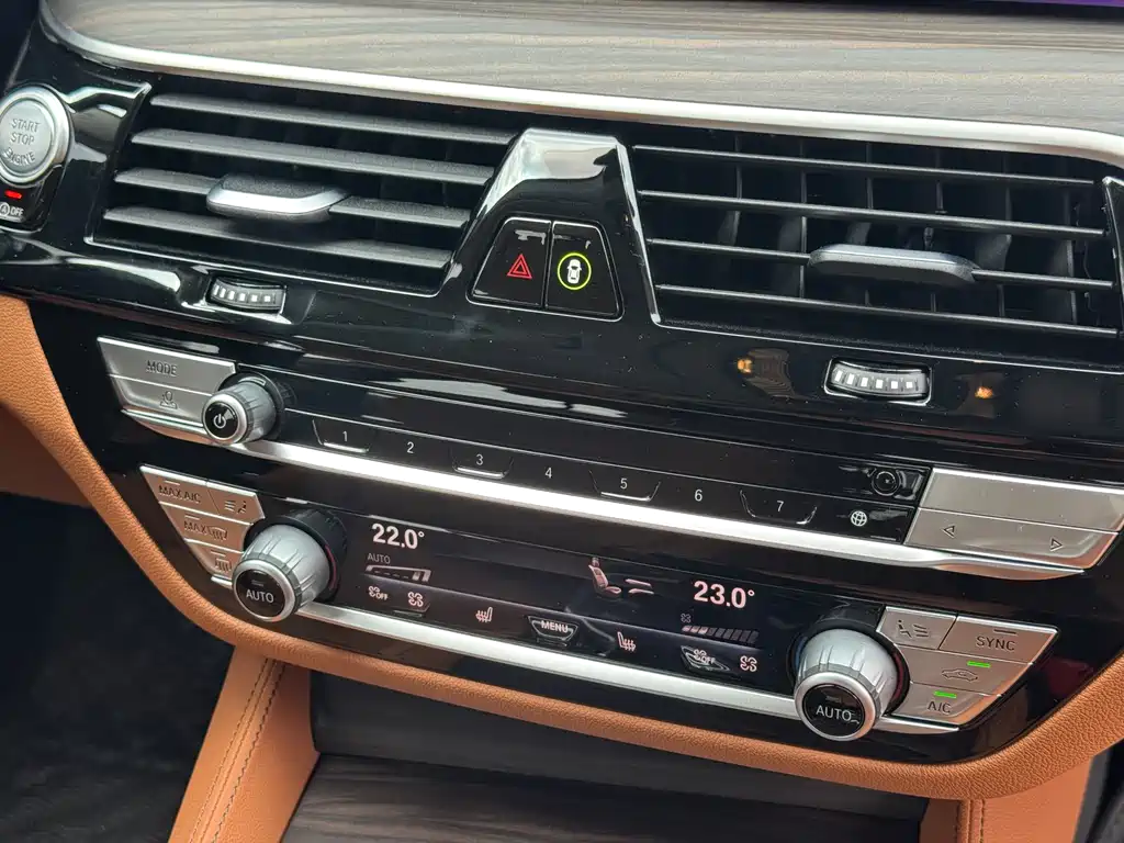 BMW 6 Series GT 2022 — фото 14