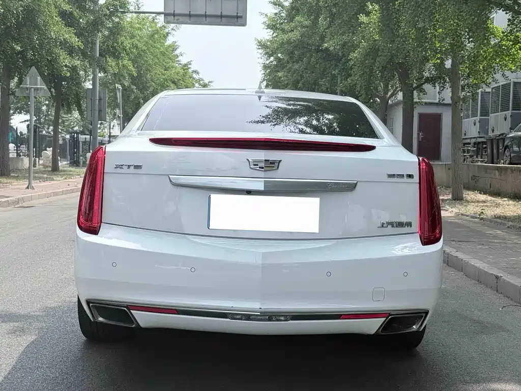 Cadillac XTS 2016 — фото 4