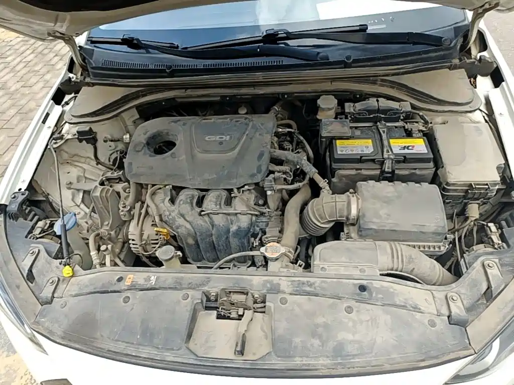 Hyundai Elantra 2016 — фото 20
