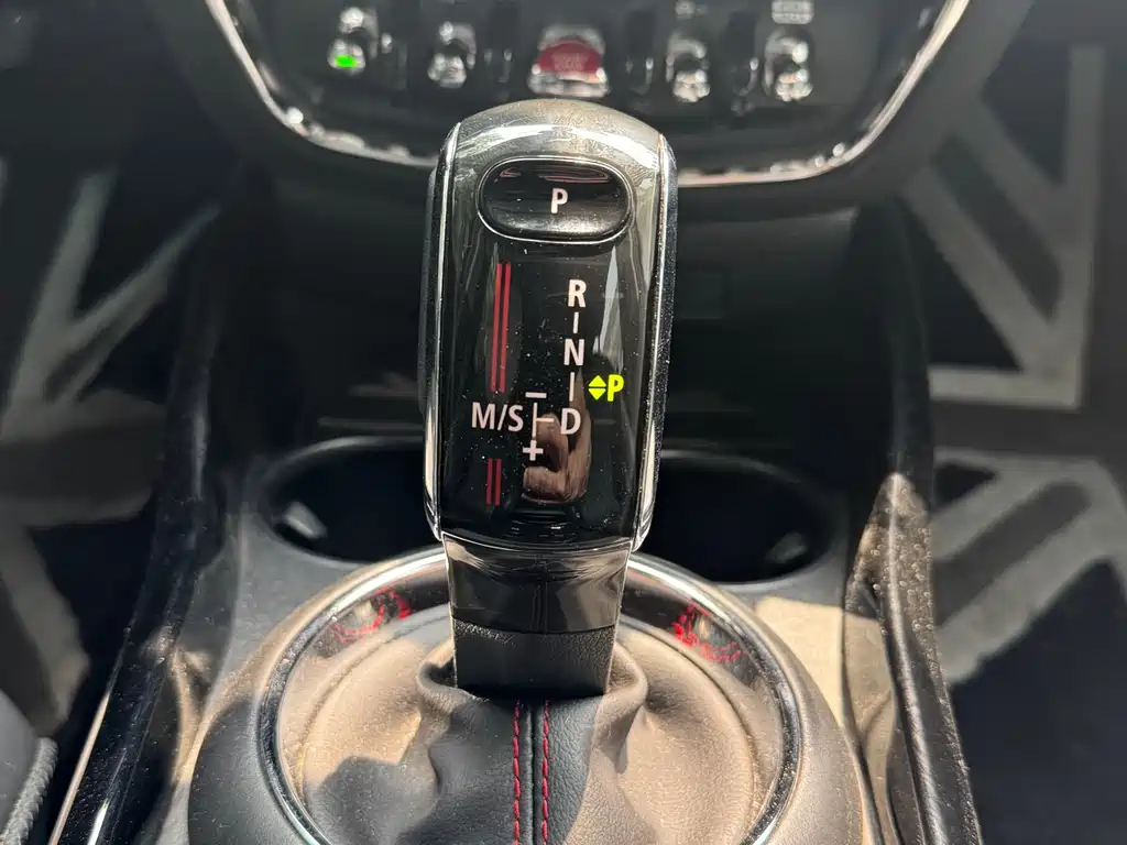 MINI Clubman 2019 — фото 12