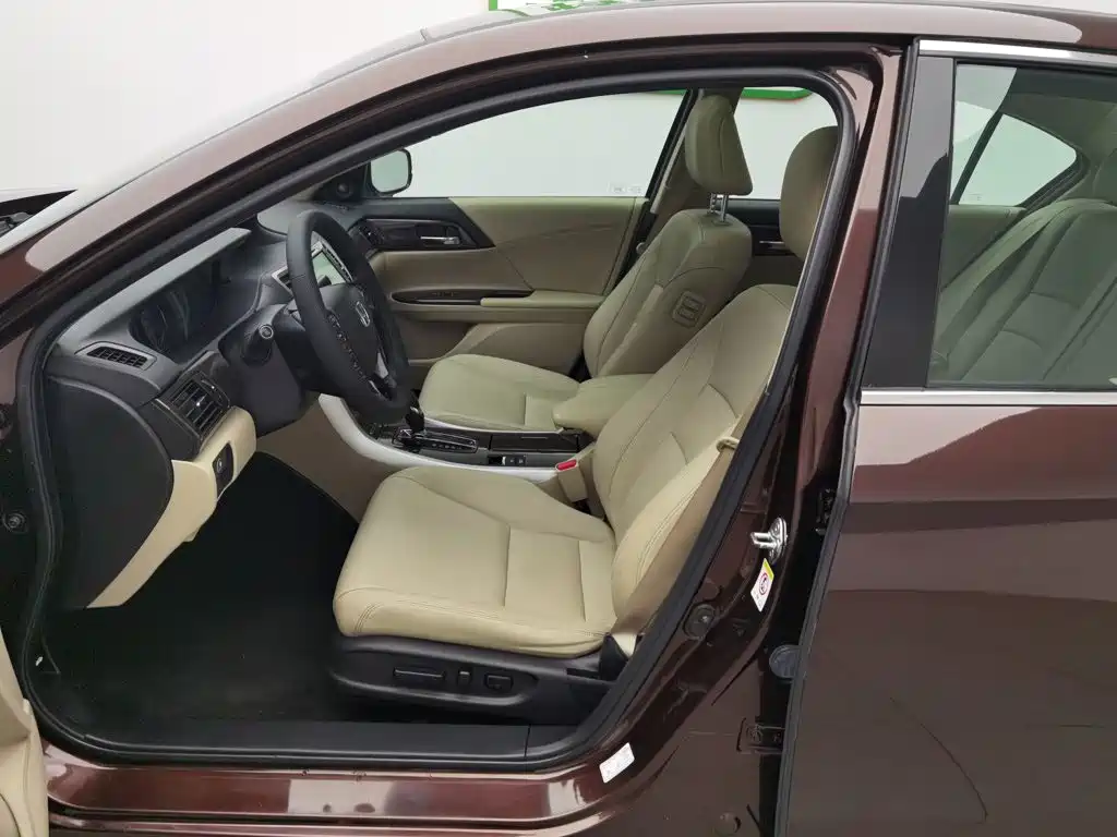 Honda Accord 2014 — фото 10