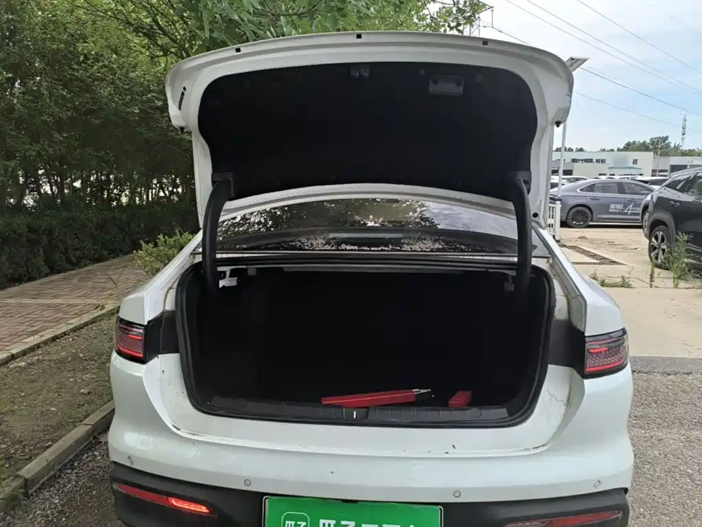 BYD Seal 05 DM-i 2025 — фото 19