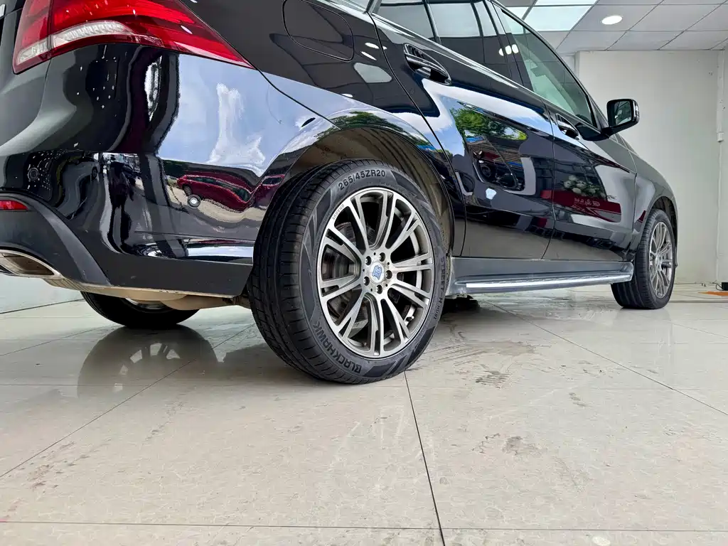 Mercedes-Benz GLE 2018 — фото 20