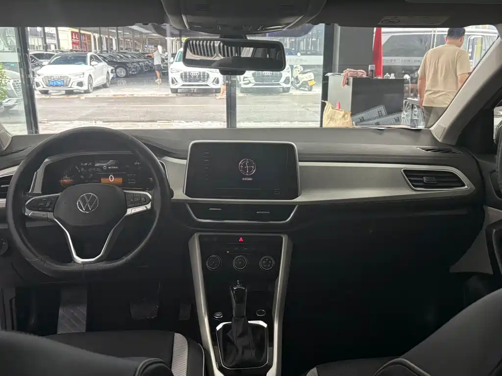 Volkswagen T-Roc 2023