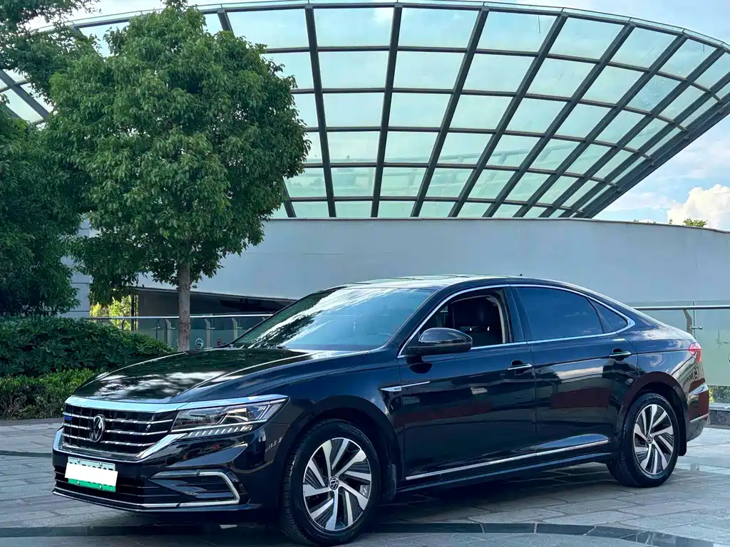 Volkswagen Passat PHEV 2021