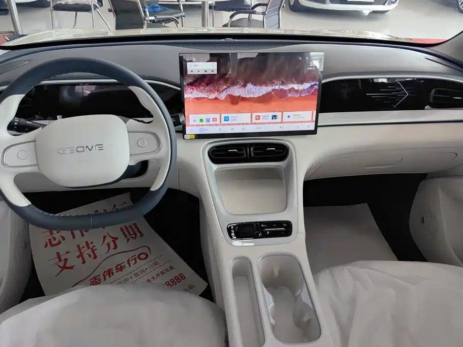 Geely Galaxy Starwish 2026 — фото 12