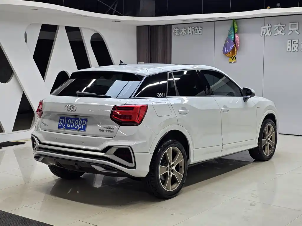 Audi Q2L 2022 — фото 6